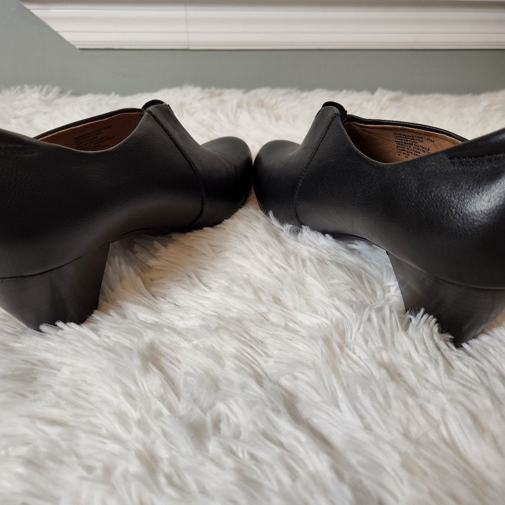 TAOS Shoe Bootie, sz. 7 - Picture 6 of 6